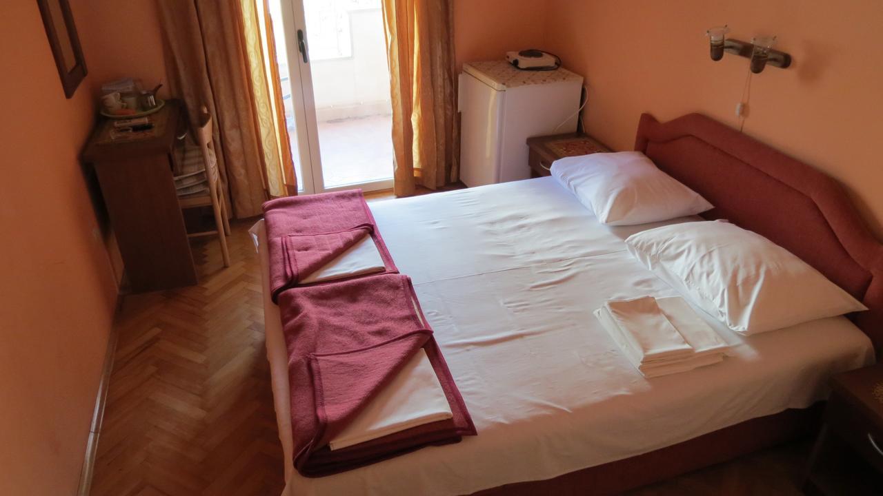 Hotel Oaza Petrovac Exteriér fotografie